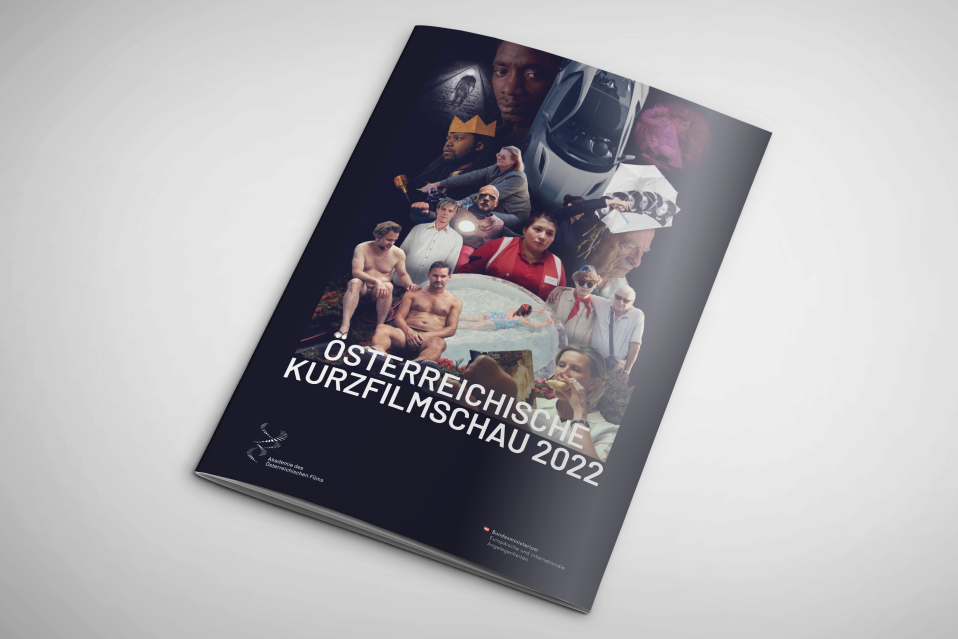 230307 OEFP22 Kurzfilmschau Broschure mockup1 komp
