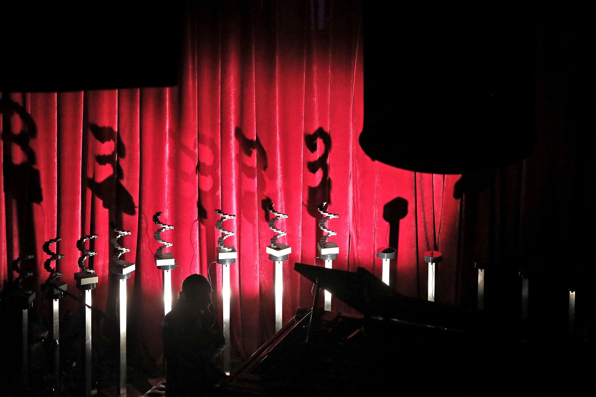 31826996804 12f056ec1e k