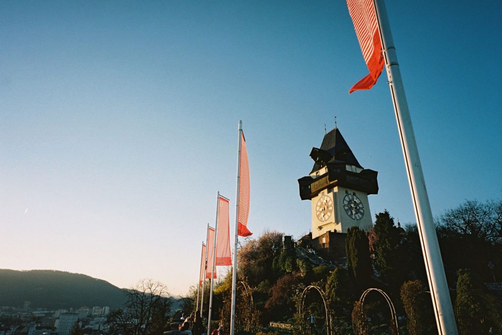 D17 Uhrturm Diagonale Pibernig WEB scaled