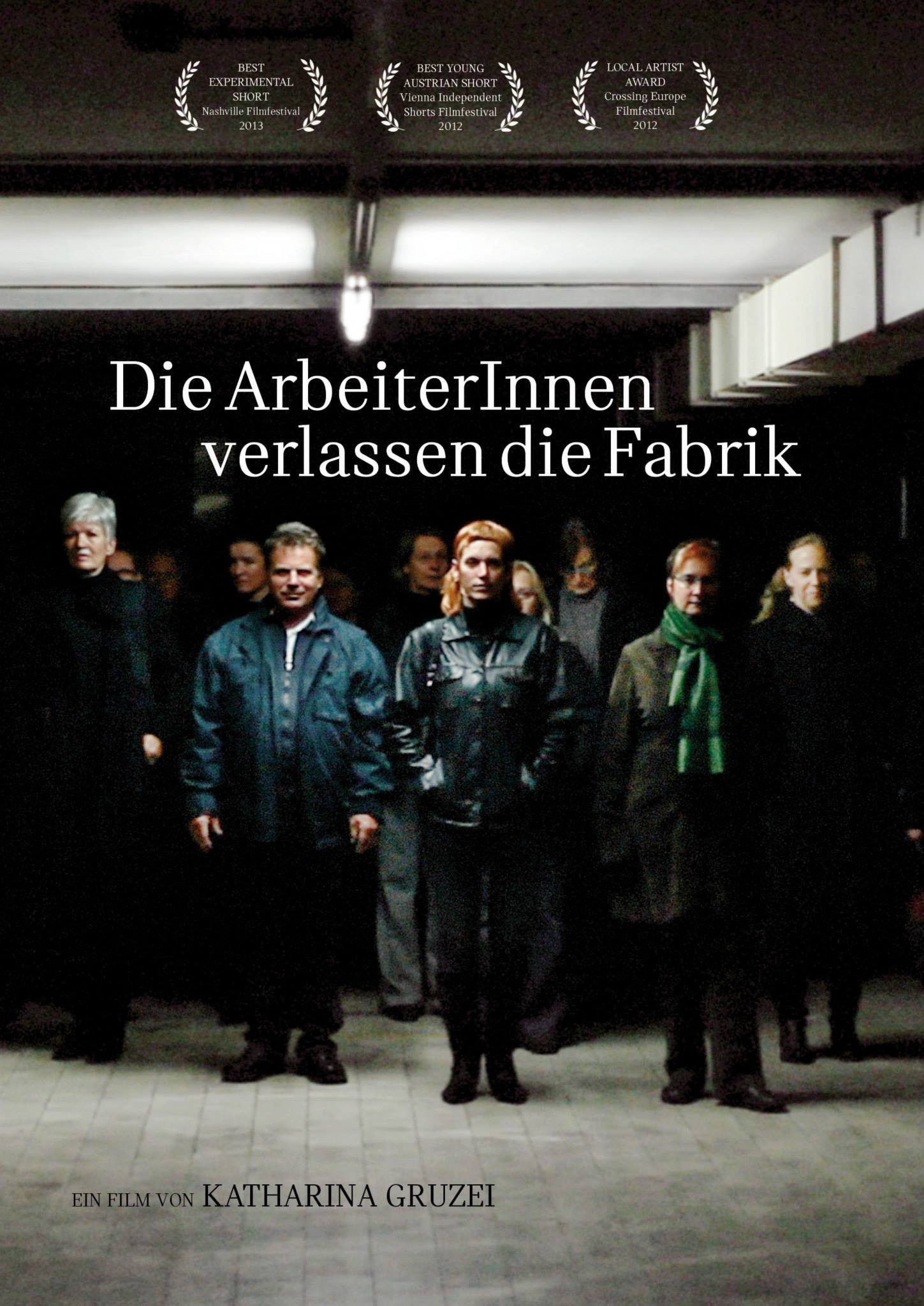 DIE ARBEITERINNEN VERLASSEN DIE FABRIK
