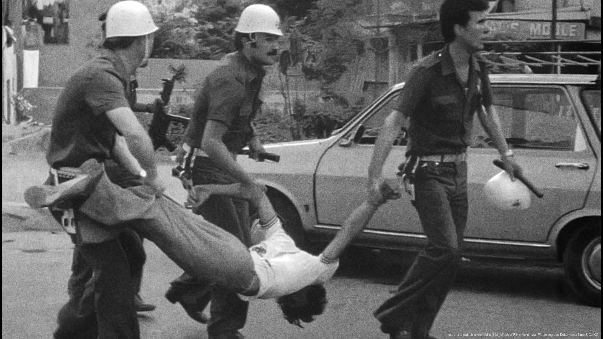 Kinostart NARBEN EINES PUTSCHES Mischief Films Verein zur Foerderung des Dokumentarfilms Co KG