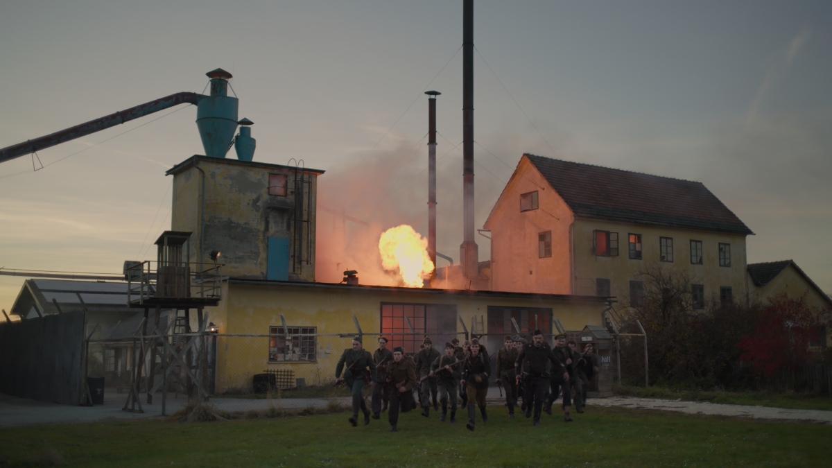 Trailer AT Ausgabe 13on set Mila Marija5 low