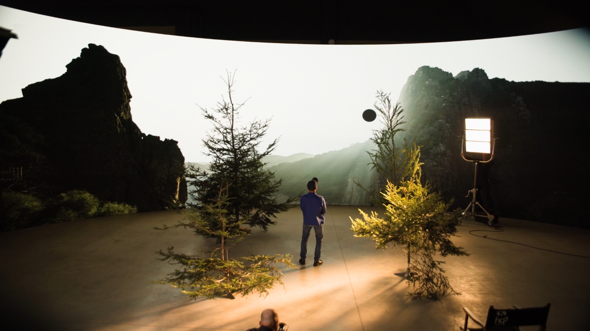 Trailer AT hq7 studio virtual stage Eklipse Gerhard Liebmann c ORF AOEF