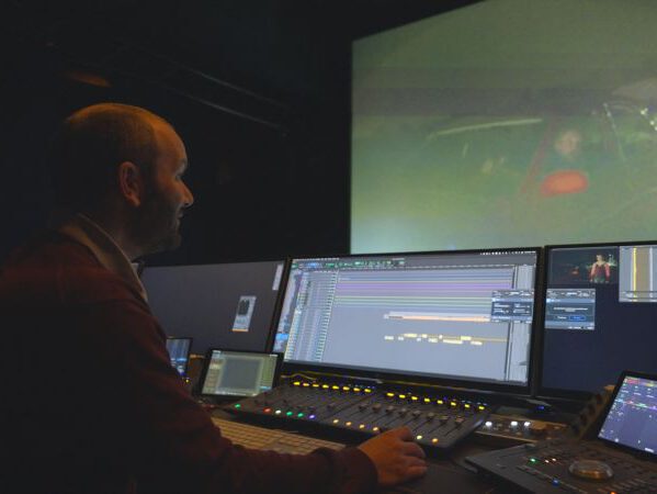 Trailer.AT-Ausgabe 6_Menura Film_Manuel Grandpierre