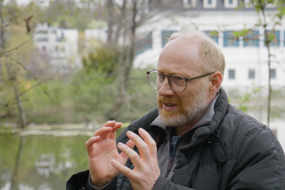 Trailer.T_Ausgabe 15_Simon Schwarz in PIRKER_ORF_AOEF